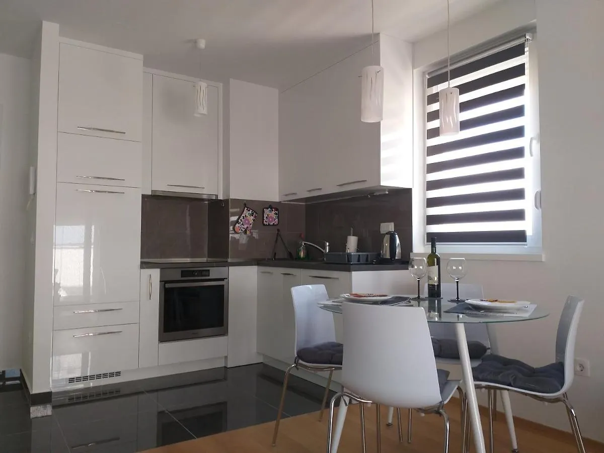 Apartment T&T Visnjik 자다르