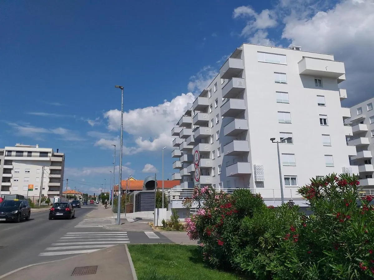 Apartment T&T Visnjik 자다르
