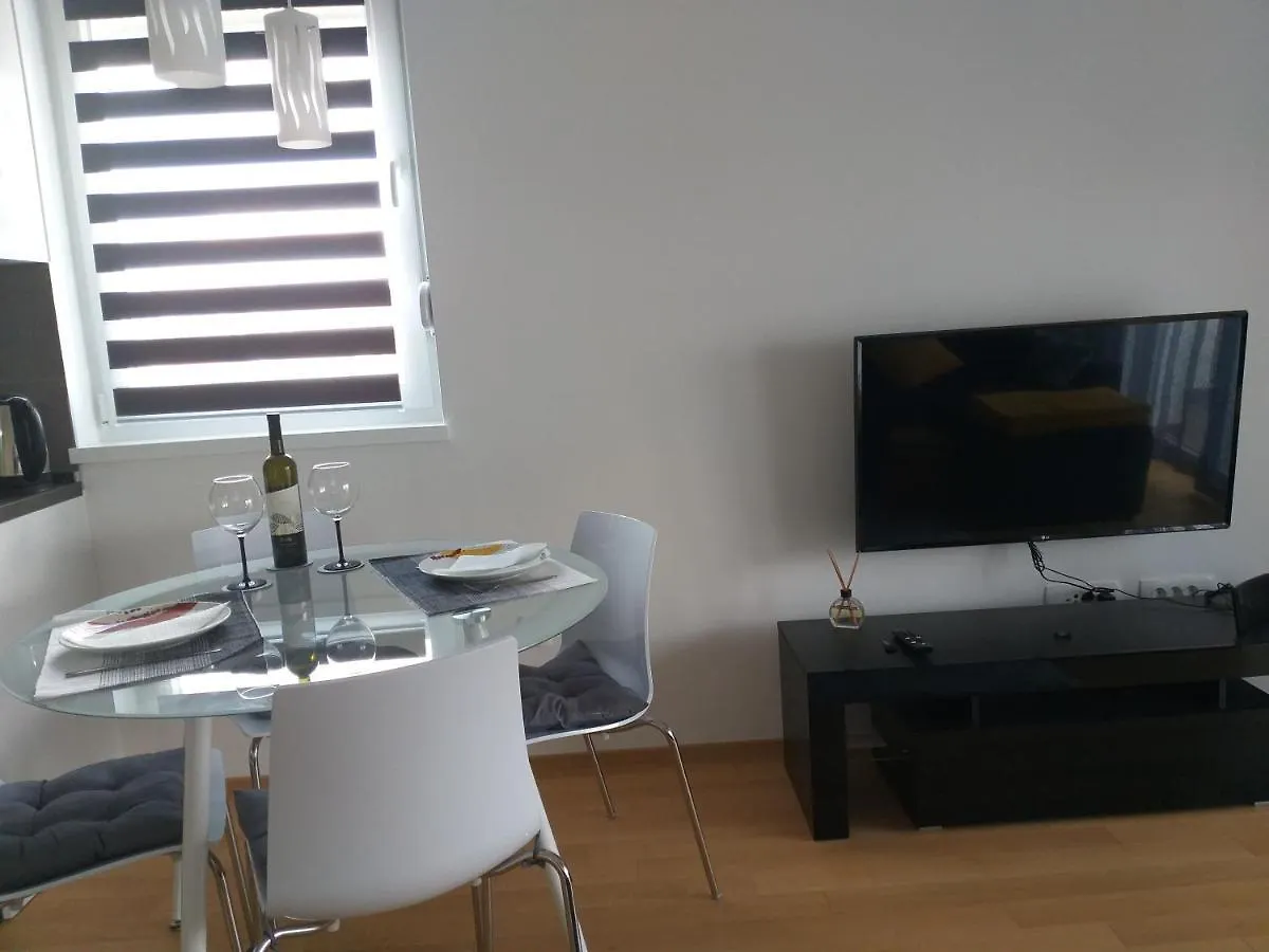 Apartment T&T Visnjik 자다르