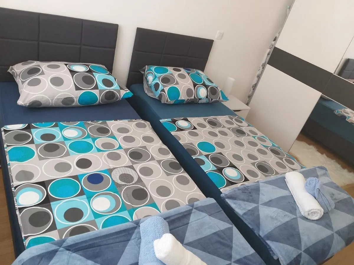 Apartment T&T Visnjik 자다르